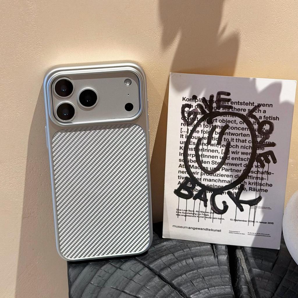 Чехол Apple 17 Pro Max Titanium Shield Carbon Fiber Magnetic для iPhone 16/15 Pro