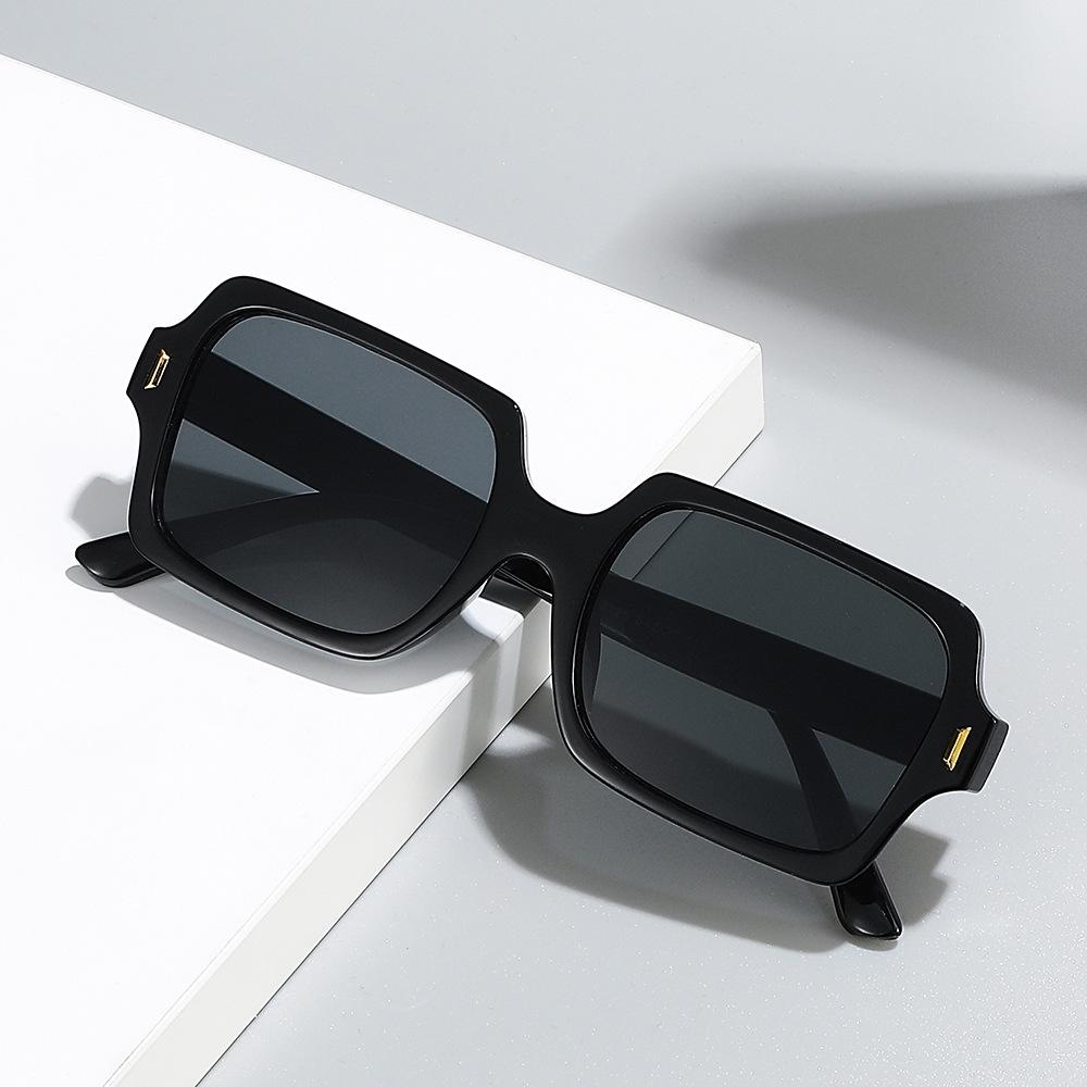 European and American retro sunglasses square fashion trend street sunglasses UV protection catwalk small frame sunglasses