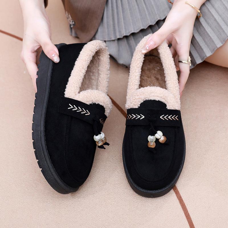 Women's Winter Warm Platform Moccasins Slippers Fuzzy Faux Suede Loafers with Fleece Lined Non Slip House Shoes Indoor Outdoor Walking Shoes for Women