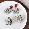Винтажные красные контрастные милые трехмерные серьги в виде цветка в горошек, нишевый дизайн, преувеличенные серьги с темпераментом