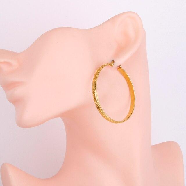 Большие круглые серьги-кольца из нержавеющей стали для женщин, золотистого цвета, высококачественные волнистые узоры, красивые элегантные подарки для ушей, новые ювелирные изделия E0189