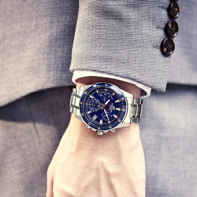 Casio Серия EDIFICE Трехштырьковые Три циферблата Водонепроницаемые Деловые Кварцевый механизм Стальной ремешок Японские и корейские часы Мужские';s EFV-540D-2A