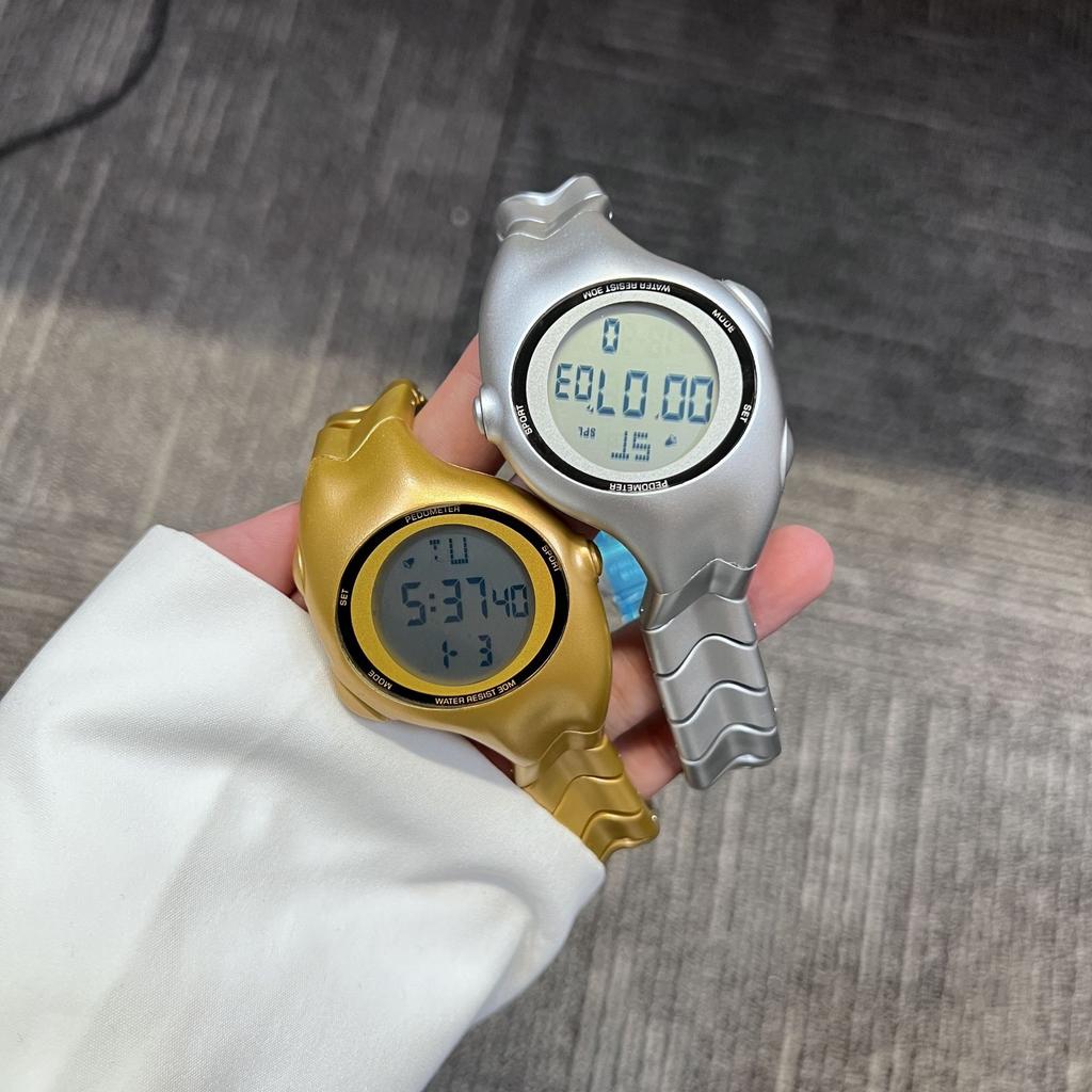 Необычной формы Скрученные Оригинальные Немеханические Часы Персонализированные Модные Трендовые Ретро Часы Продвинутые Нишевые