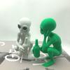 3D-печатная фигурка инопланетянина-бутылки, Статуэтка инопланетянина, пьющего из бутылки, Уникальное научно-фантастическое украшение, Подходит для декора дома в помещении/на улице