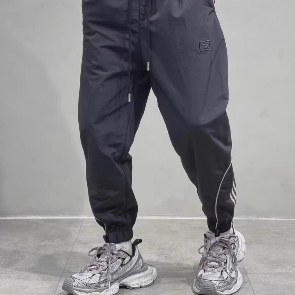 Men's Youth Waterproof Outdoor Hiking Pants - Three-Bar Design, Handsome and Loose Fit, Suitable for Spring and Autumn.