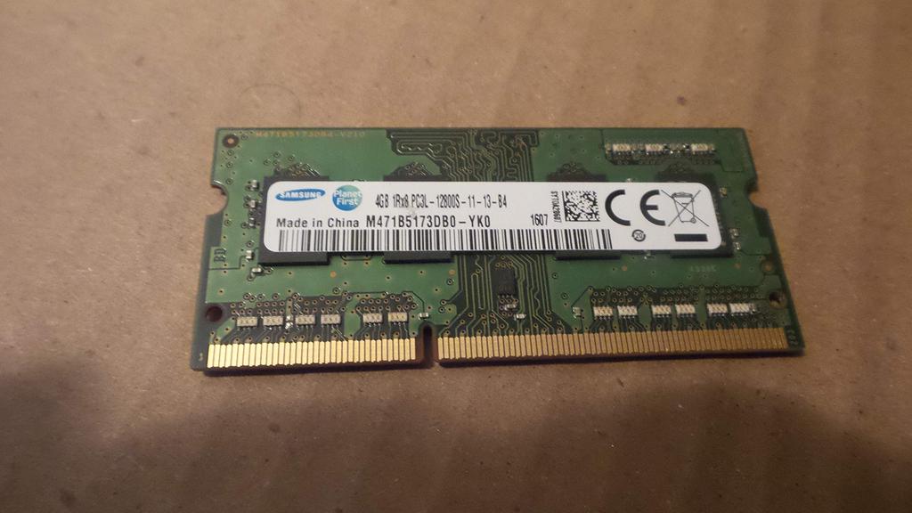 Samsung PC3L-12800s (DDR3-1600) 4GB X 2 Discs = Total 8GB for Laptop