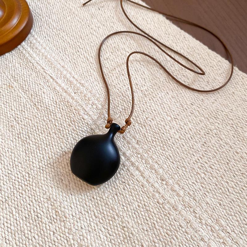Resin Candy Love Pendant Necklaces For Women Retro Long Sweater Chains Simple Cute Pendant Necklaces Jewelry Accessories Gift