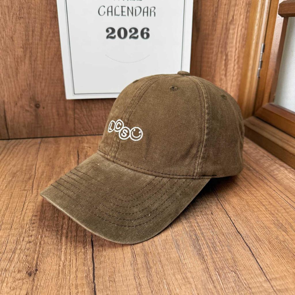 Popular retro old cap smiley face embroidery soft top autumn and winter baseball cap age-reducing modified face hat