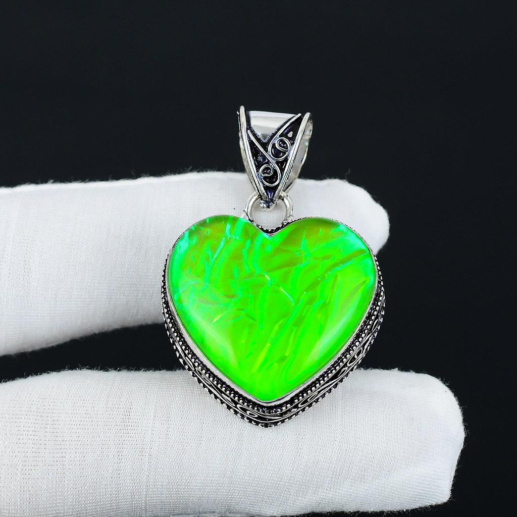 Зеленый Тройной Опал Огненный Драгоценный Камень Серебряная Подвеска из Стерлингового Серебра 925 пробы - Ручной работы Дизайн Сердца, Ювелирное Украшение для Повседневной Носки, Уникальный Подарок-Подвеска