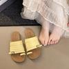 Французские маленькие ароматные ветрозащитные прохладные шлепанцы для пальцев женские летние на плоской подошве 2025 новая мода сказочный стиль пляжные шлепанцы