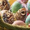 Yousheng Animal Easter Carving Craft Egg Wooden Owl Squirrel Monkey Animals Carved Eggs for Home Tiered Tray Table Decor