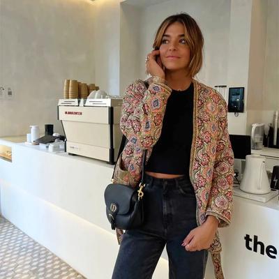 2024 Зимняя стеганая куртка с принтом для женщин, укороченные пальто с поясом, модная женская теплая свободная повседневная верхняя одежда на пуху