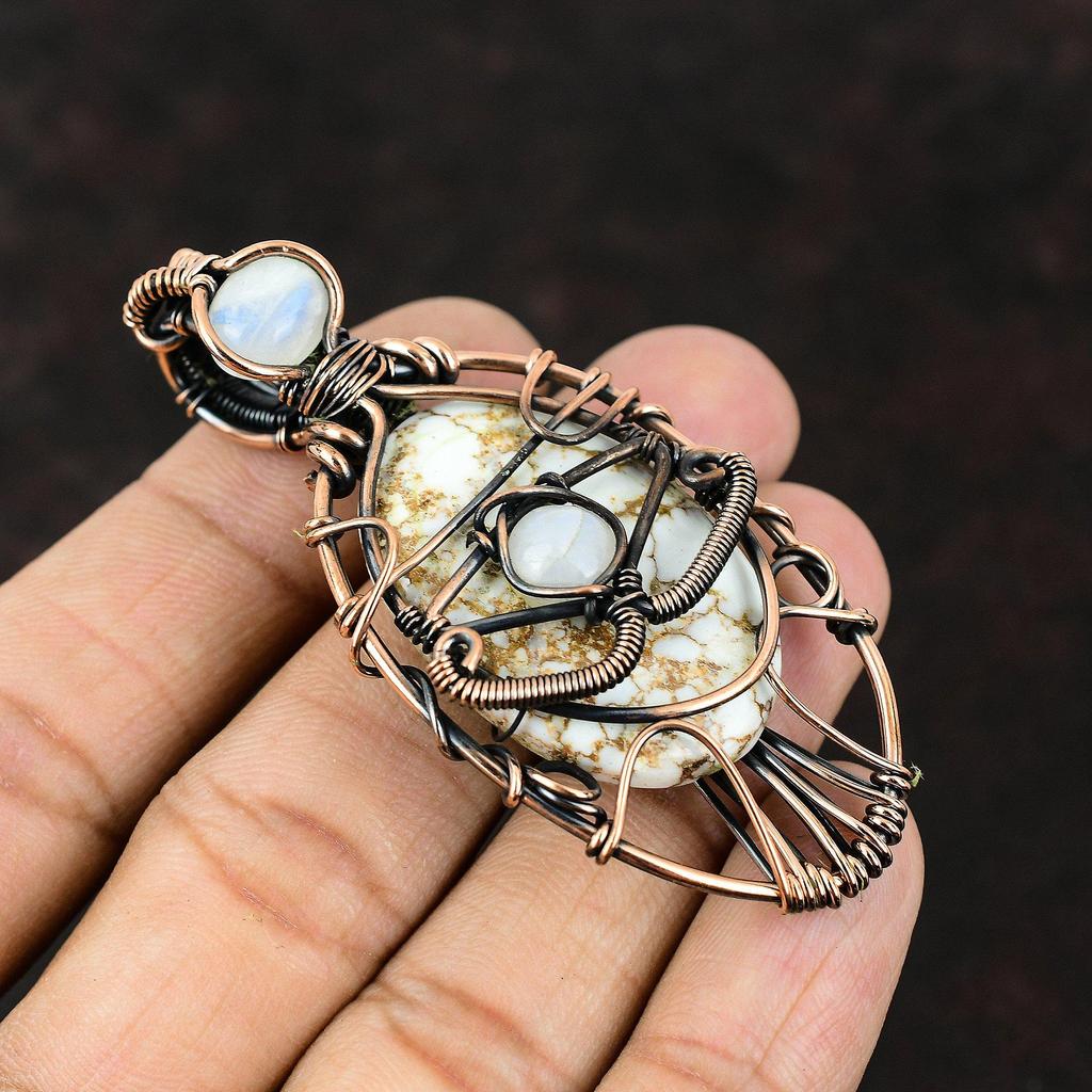 Кулон Медный с Магнезитом Дикая Лошадь Глаз Фатимы Драгоценный камень Медная Оплетка Ювелирные изделия Ручной работы Дизайнерский Кулон Радужный Лунный камень Кулон Глаз Фатимы