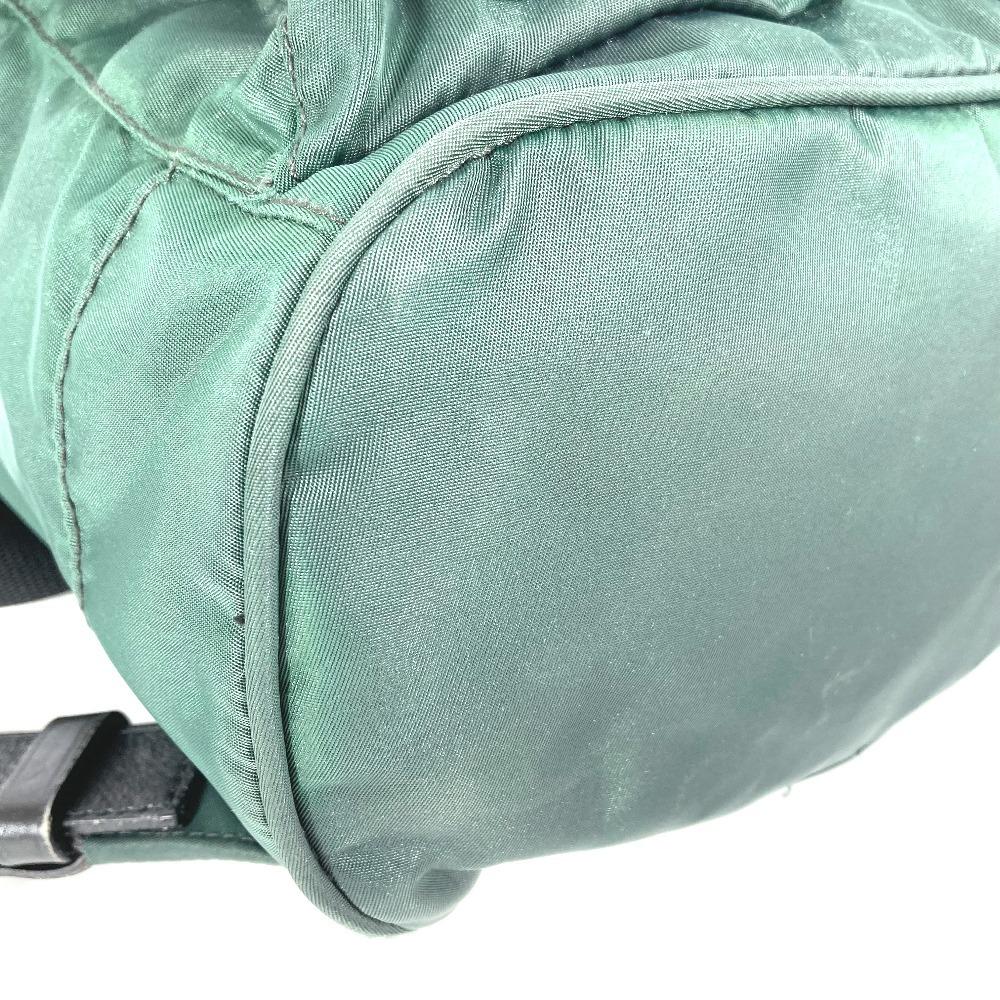 Prada Двухцветный треугольный логотип Рюкзак Кожа / Нейлон Зеленый/Черный