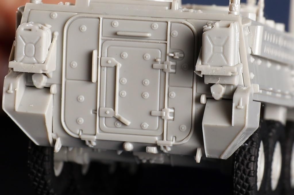 Trumpeter American M1134 Stryker ATGM Plastic Model 07425 1/72