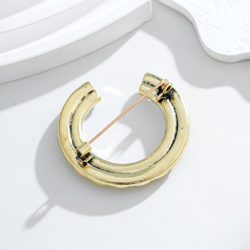 Elegant brooch, synthetic pearl initial design for women, vintage style, with faceted pearls.