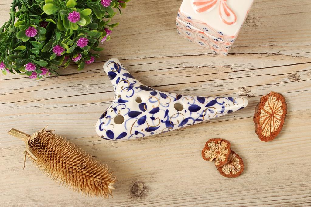 TNG Ocarina музыкальный инструмент роскошная одинарная окарина Wind Wind глазурованная отделка синий цветочный фарфор [сопрано/до-тональность/SC/12 отверстий/белый и синий]