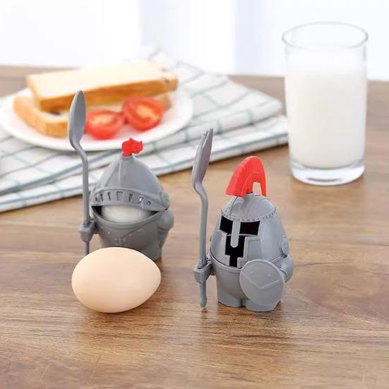 Подставка для вареных яиц, дизайн рыцаря, легко моется, многоразовый жесткий пластиковый держатель для яиц с ложкой, детские игрушки