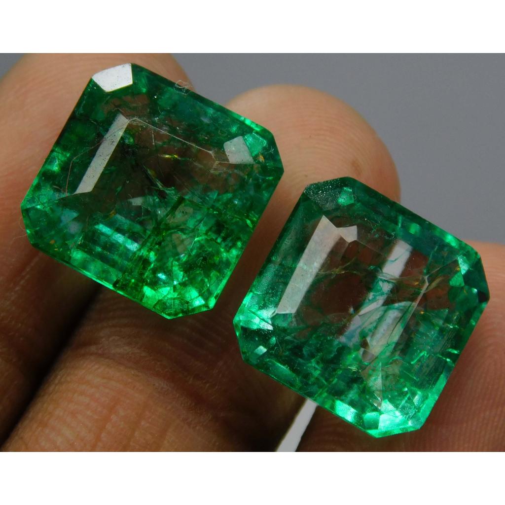 Natural Green Emerald Loose Gemstone Pair of Square Cut 19 ct for Jewelry Making and Gem Collections