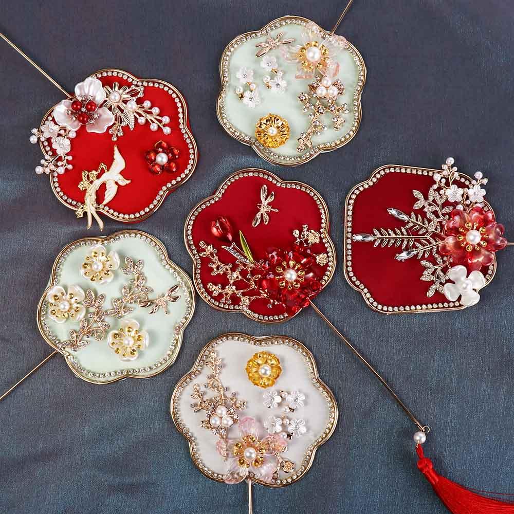 Мини-китайский веер с кисточками и подвеской, китайский шелковый веер для свадебной группы, китайский свадебный веер