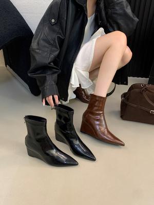 Европейская и американская мода остроносые ботильоны на танкетке французский темперамент универсальные высокий каблук эластичная задняя молния женские ботильоны подчеркивают стройность и