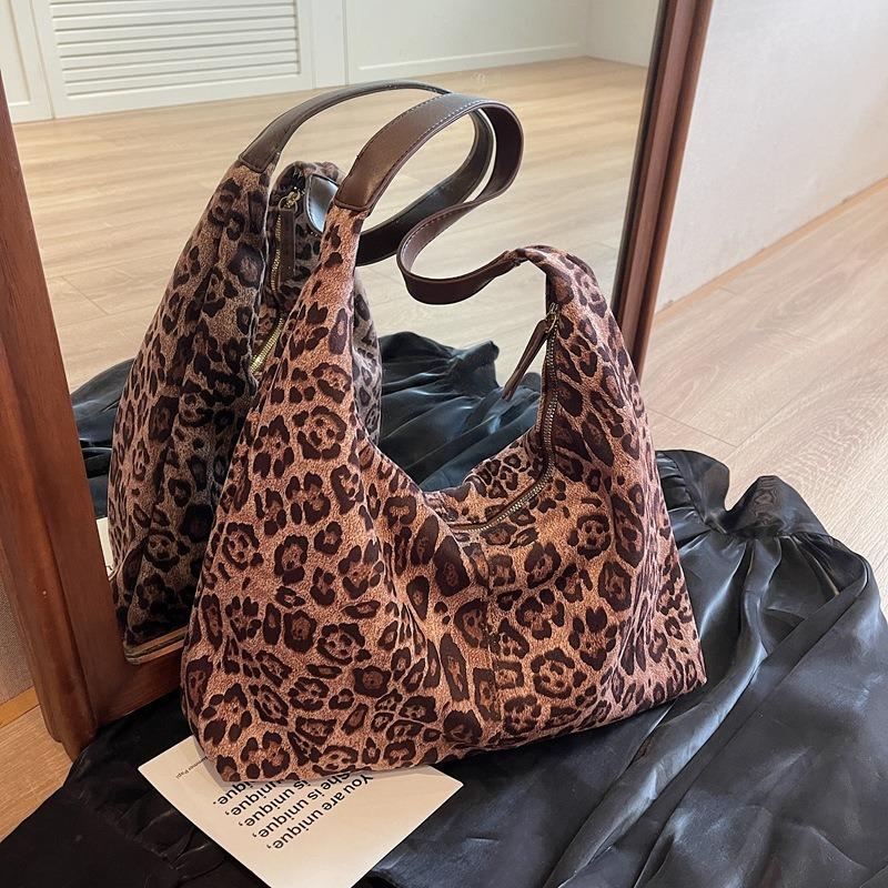 Retro Matte Big Bag Women's New Winter Premium Sense Leopard Print Commuter Shoulder Bag Large Capacity Tote Bag