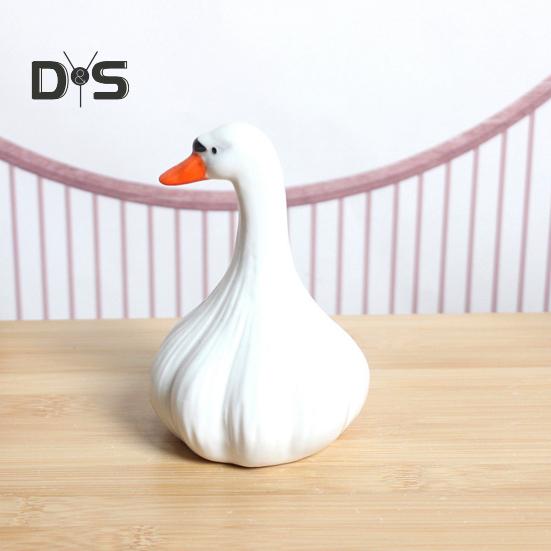 Garlic Duck Resin Figurine Cartoon White Duck Statue Animal Sculpture Home Office Bookshelf Desktop Decoration Ornament
