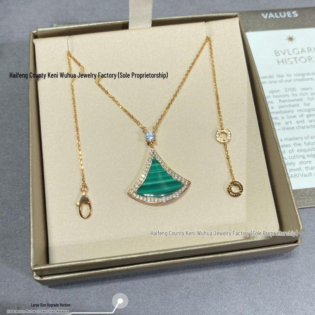 Baojia Turquoise Fan-Shaped Mother-of-Pearl Clavicle Necklace in 18K Rose Gold with Pink Chalcedony.
