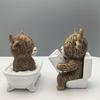 Фигурка коровы Хайленд для ванной комнаты Смешной шотландский бычок Сидит на унитазе Статуэтка Смоляной теленок Купающаяся скульптура для дома Кухни Офиса