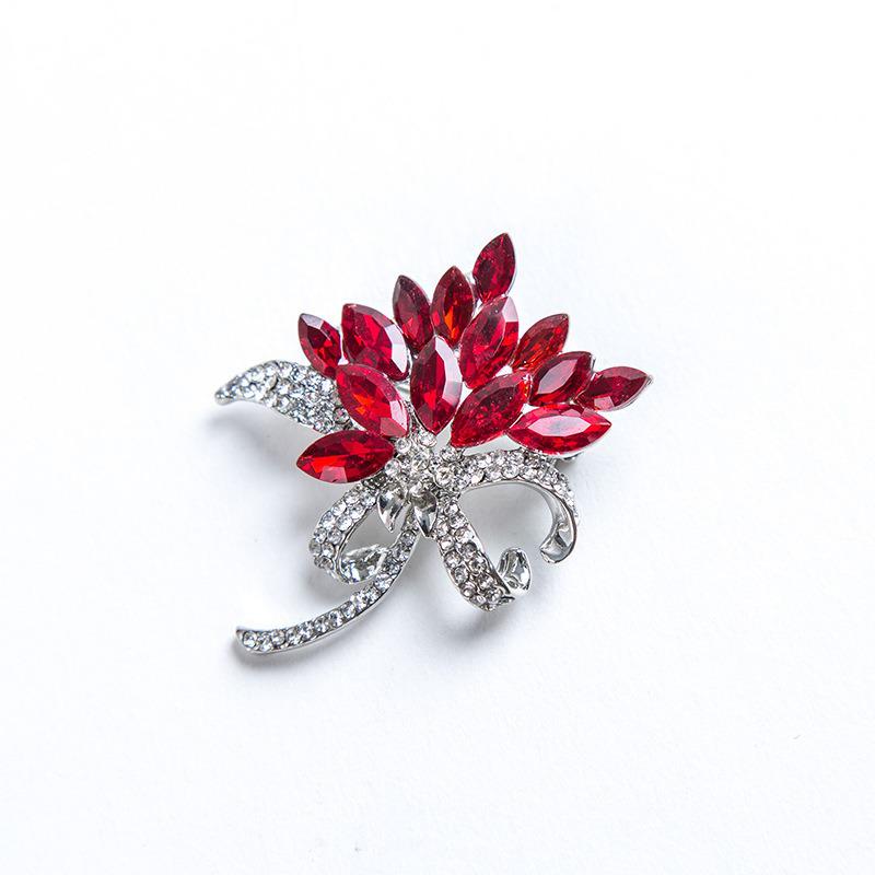 Korean Elegant Pearl Flower Brooch - Versatile, Luxurious Design for Women