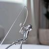 Фигурка рыбака Металлическая скульптура рыбалки Коллекционные фигурки для стола Книжной полки Каминной полки Пляжный коттедж Дом у озера Патио