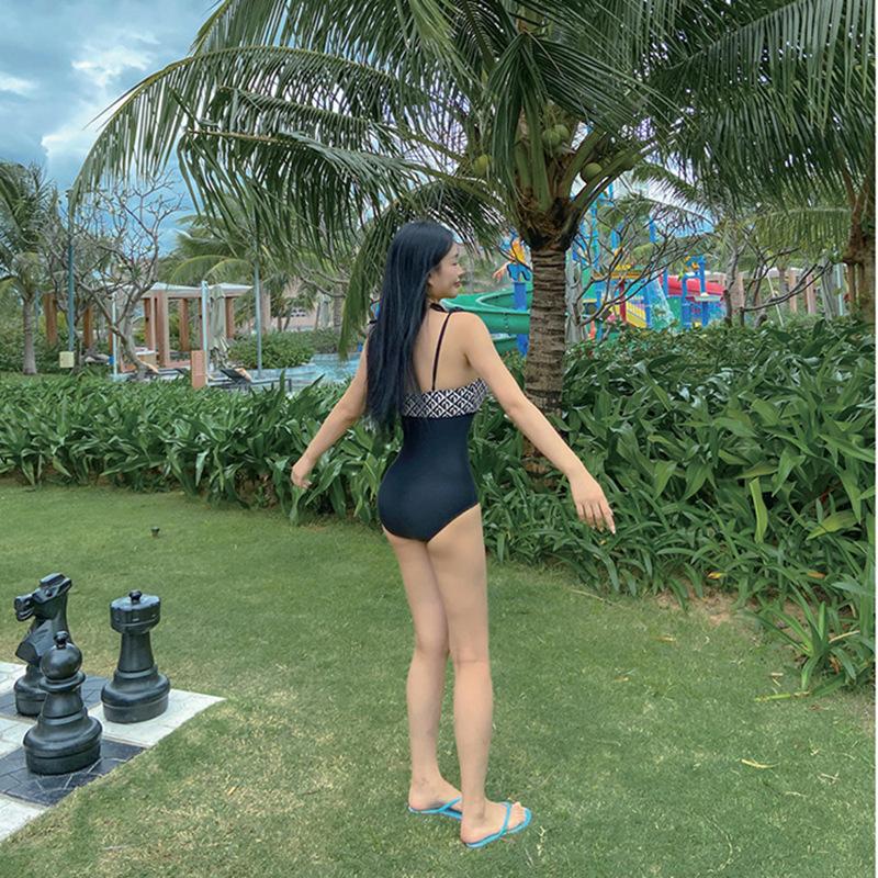 Source retro printing splicing Muse pure desire backless size chest gathering tight and thin one-piece swimsuit