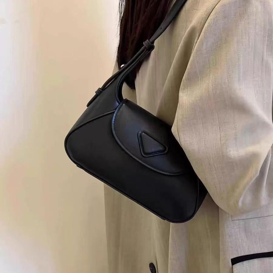 Retro High-end Solid Color Underarm Bag Women's New Fashionable Versatile Single Shoulder Underarm Bag Commuter Handbag
