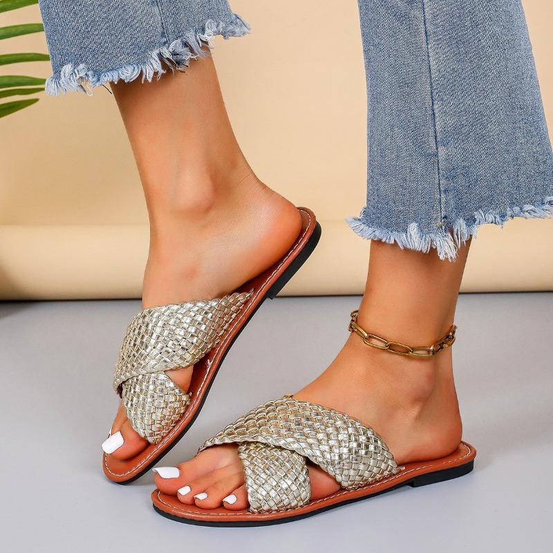 Summer New Round Head Cross Flat Bottom Slippers Women's Foreign Trade Large Size Simple Weaving Beach Cool Slippers Wholesale