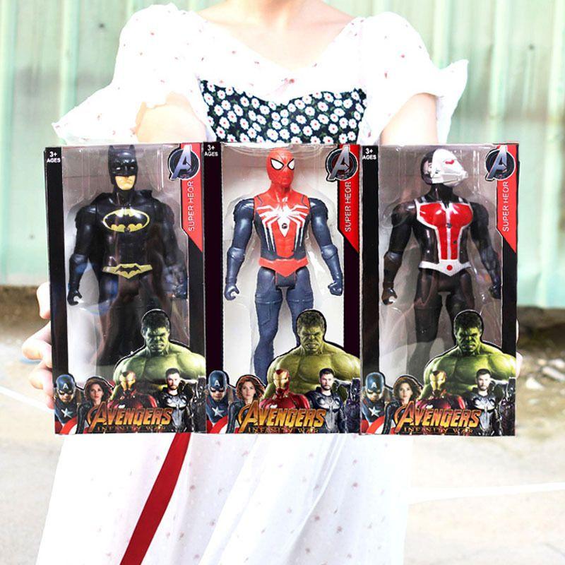 Красочные фигурки супергероев, изображающие Человека-паука, Халка, Железного человека, Капитана Америку. Идеально подходят для детских подарков и коллекционирования.