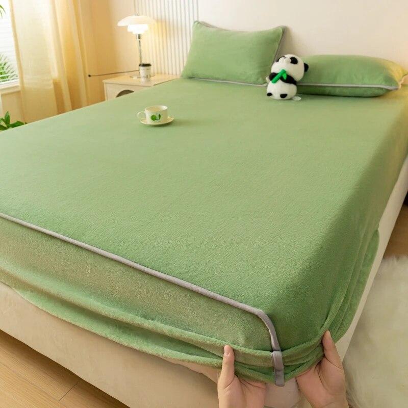 Простыня из молочного бархата с закругленными краями, защитный чехол для матраса с резинкой, зимняя толстая теплая однотонная простыня
