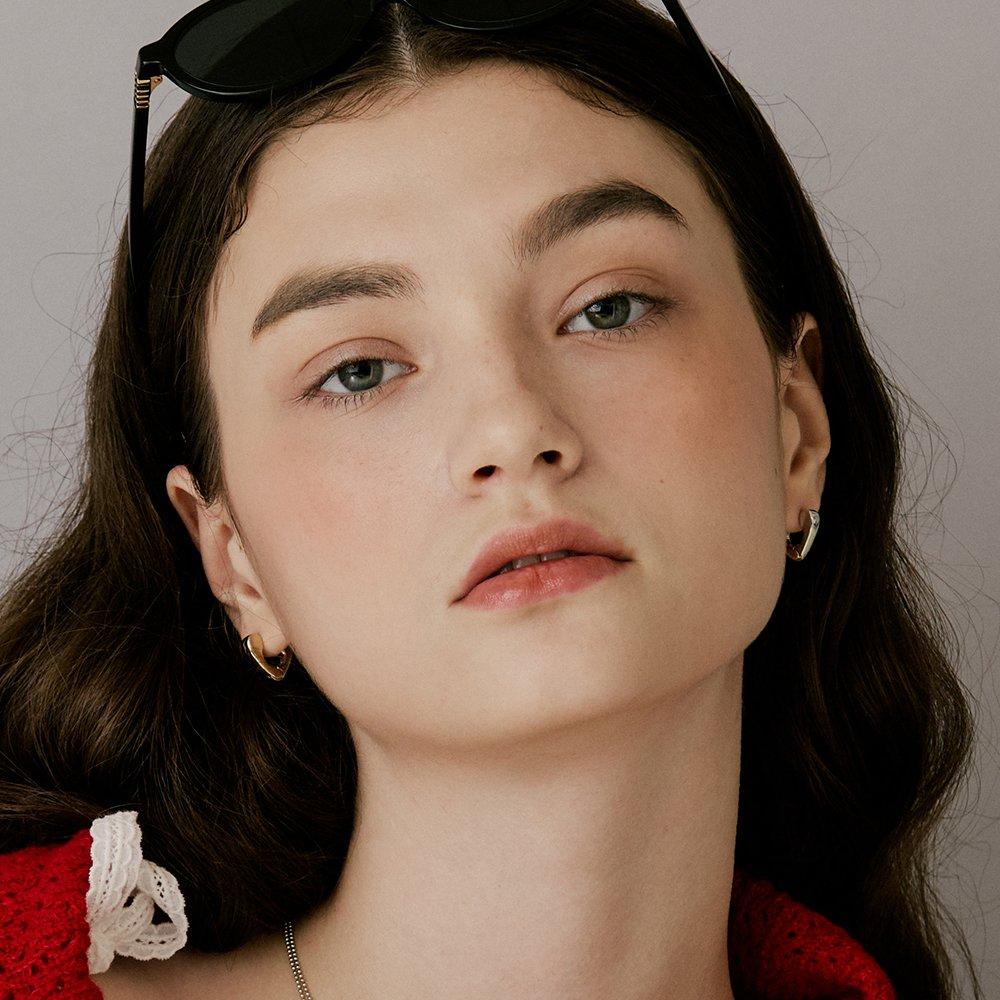 Two-Tone Heart Earrings_Vh2479Ea010M