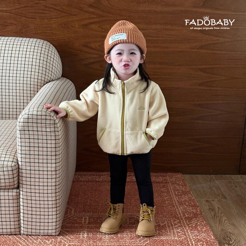 Флисовая куртка на молнии для девочек FADOBABY