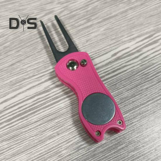 Golf Divot Tool with Pop-up Button Metal Foldable Golf Divot Repair Fork Green Tool with Magnetic Putt Alignment Ball Marker for Golfers Accessory