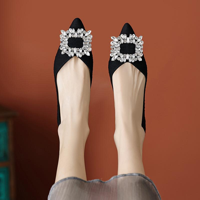 Weiwei Girl 889-1 Pointed Single Shoes Women's Flat Bottom Shallow Mouth Night Wind Doudou Shoes Rhinestone Soft Bottom Large Size Women's Shoes