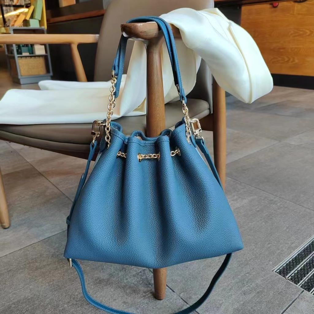 Cross Border Натуральная кожа Женская сумка через плечо Сумка 2025 Новая женская сумка-тоут Большая вместимость Высококачественная мягкая кожаная сумка-ведро Тенденция