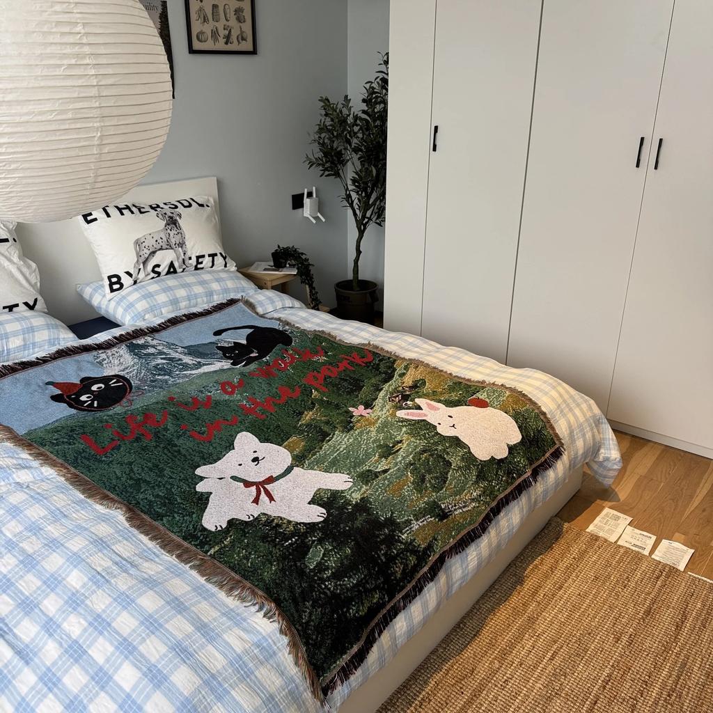 Korean Style Cats Dogs Blankets for Beds Retro Art Bedroom Decoration Tapestry Cute Animals Picnic Blanket Outdoor Camping Mat
