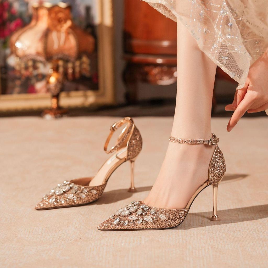 Элегантные туфли на высоком каблуке с блестками и одним ремешком со стразами – Идеально подходят для свадеб и банкетов
