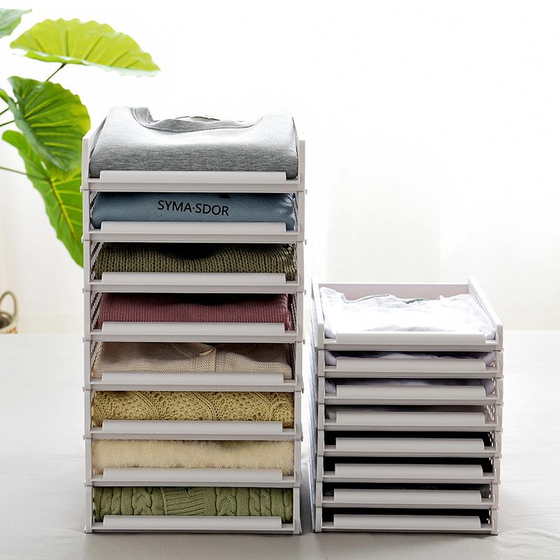 Пластиковый ящик для хранения вещей