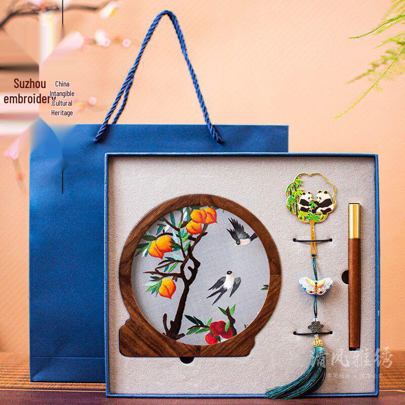 Китайский сувенир: Фигурка панды вышивка Сучжоу Подарок