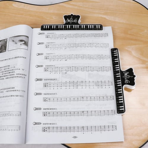 Sheet Music Clips, Music Stands, Clips, Page Holders, Music Books, Page Holders, Plastic, for Piano, Guitar, and Books, Set of 4, 4 Colors (Type B)
