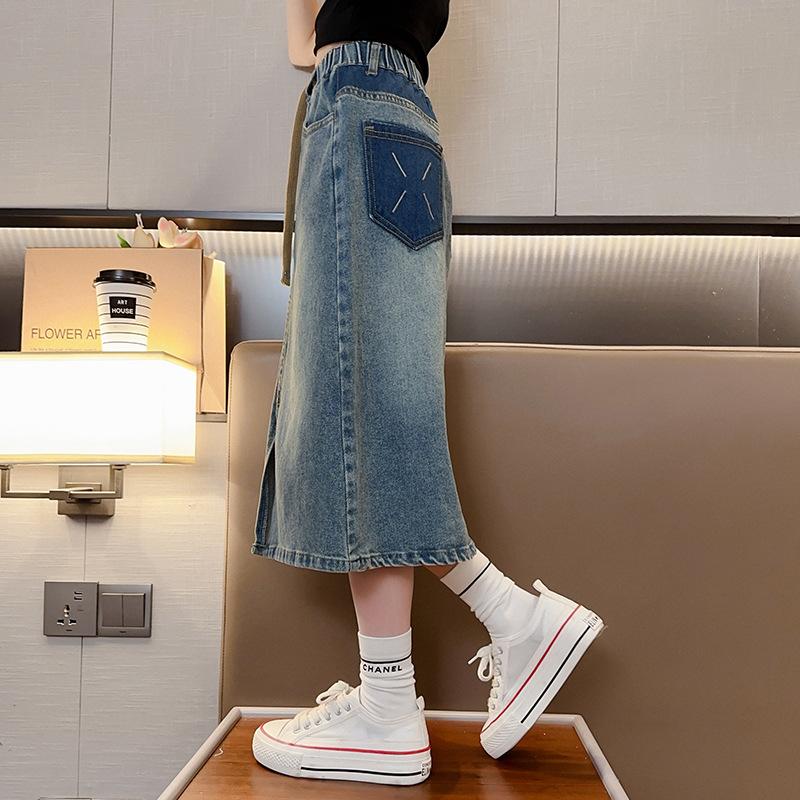 Джинсовая юбка для девочек-подростков, новинка 2024 года, летняя синяя джинсовая юбка с разрезом, детская одежда