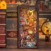 Book Nook Miniature House - Detective Marlow*