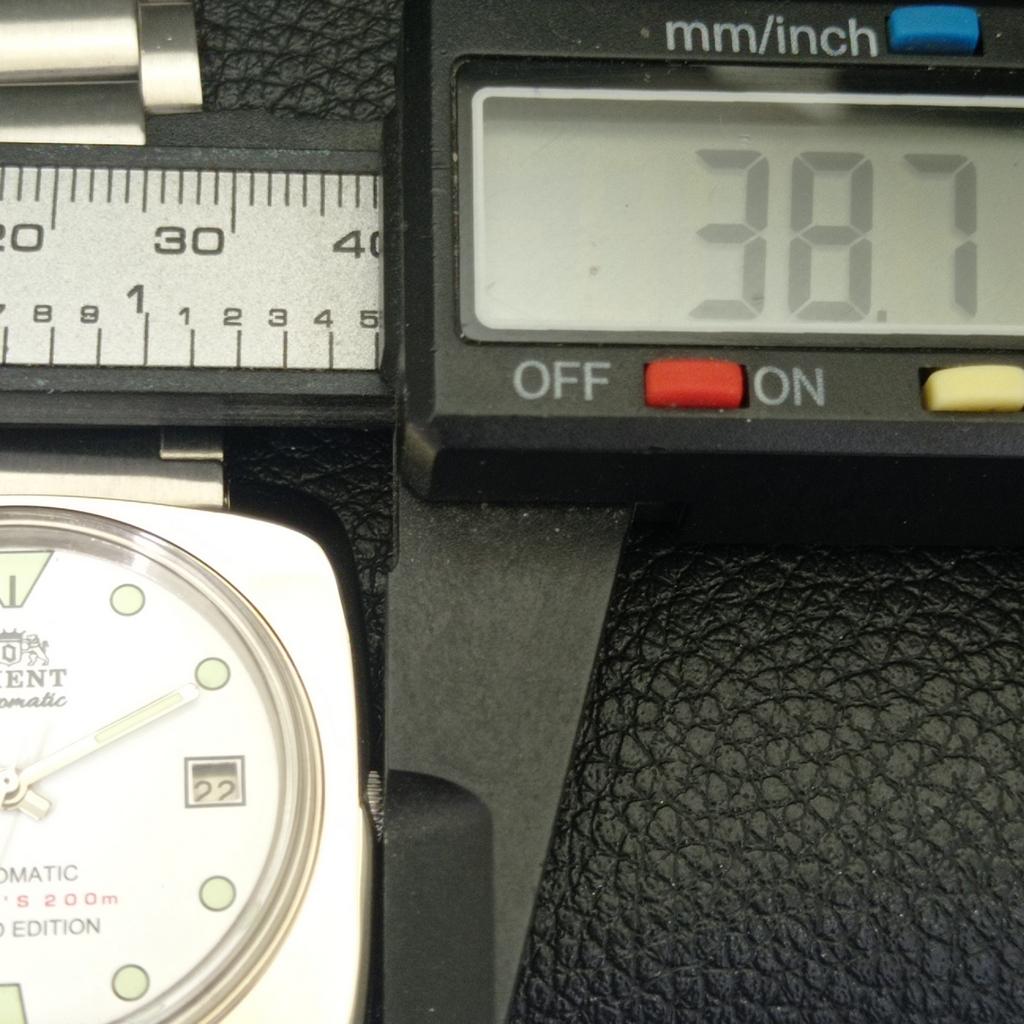 USED ORIENT AUTOMATIC 46943 JAPAN MENS VINTAGE WHITE COLOR DIAL WATCH A702205-5 R123-a702205