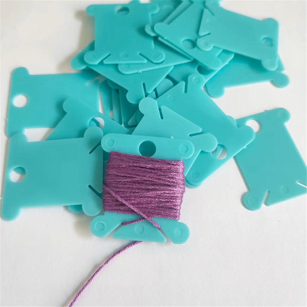 50 Pieces Plastic Floss Bobbins 1.37x1.49in Embroidery Thread Winder Plastic Thread Bobbin for Sewing Thread Storage